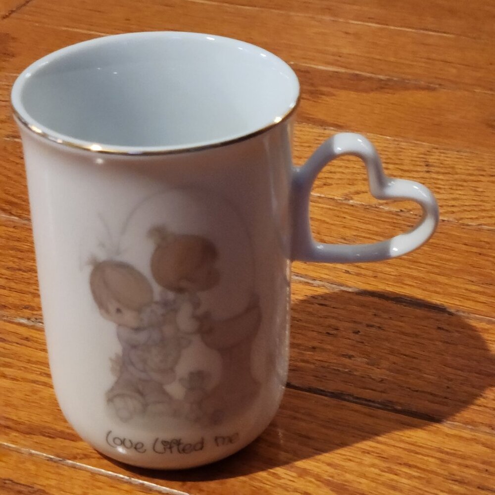 1984 Precious Moments "Love Lifted Me" Mug